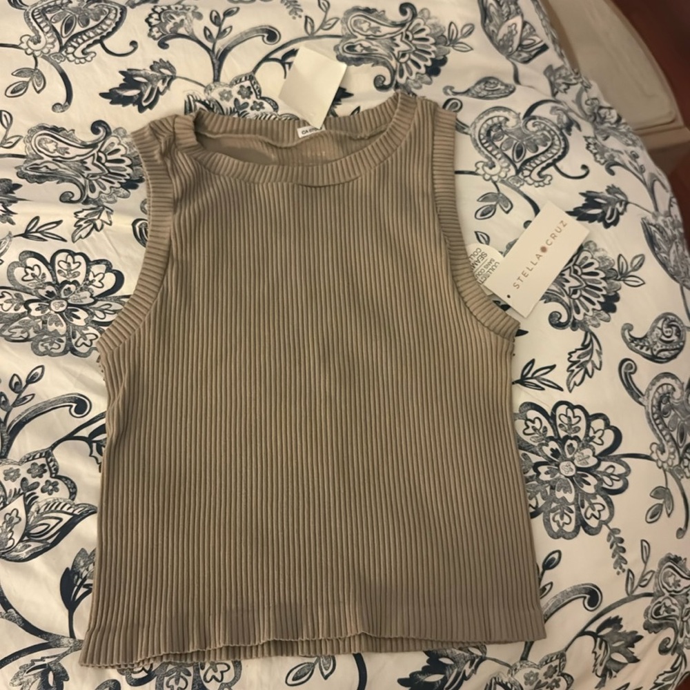 Lady’s crop top